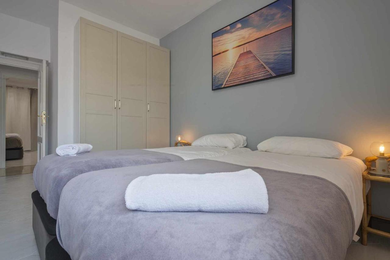 Apartment Marti Barcelona Bagian luar foto