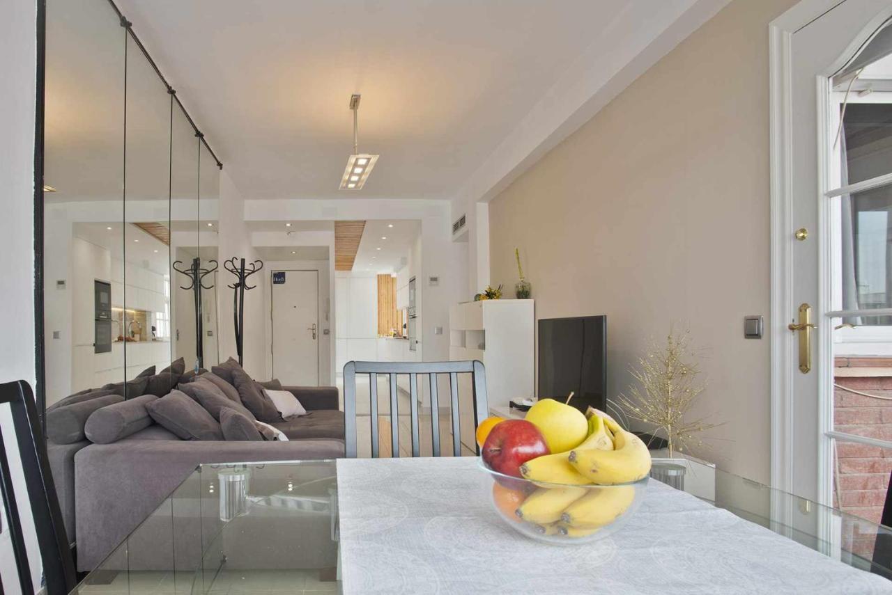 Apartment Marti Barcelona Bagian luar foto
